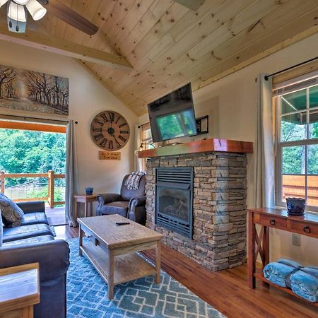Cozy Riverfront Cabin With Private Deck And Hot Tub! Bryson City Ngoại thất bức ảnh